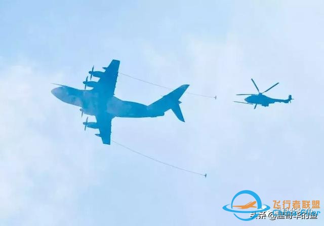 空中加油飛機(jī)A400M近距離接觸 原來(lái)是這樣加油的-3655