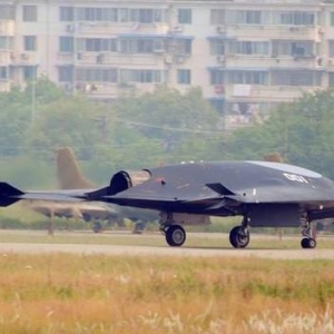 官方曝光利劍身份 對地攻擊型無人作戰(zhàn)飛機平臺驗證機