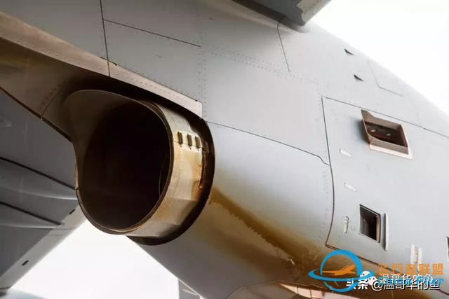 與空中加油飛機A400M近距離接觸-1191