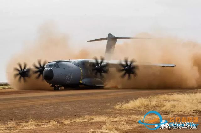 與空中加油飛機A400M近距離接觸-7437