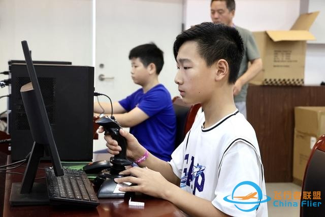 模擬駕駛飛機，孩子們的航空夢從這里啟航-1764