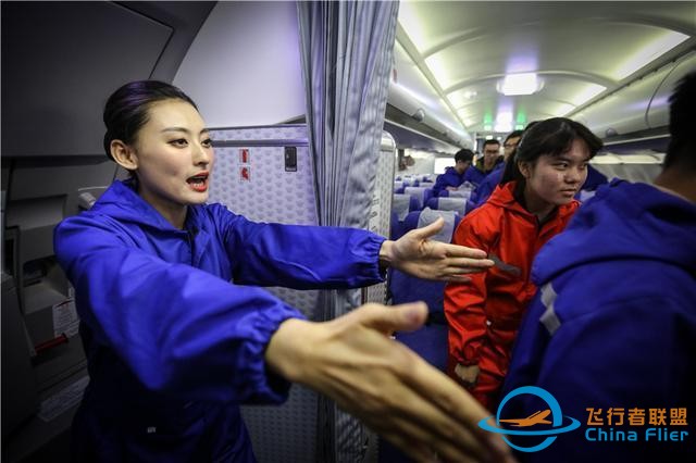 與坐飛機有關的十個“冷”知識-8616