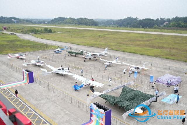 家門口的飛行表演，2023湖南（國際）通用航空產(chǎn)業(yè)博覽會動態(tài)飛行表演舉行-6633