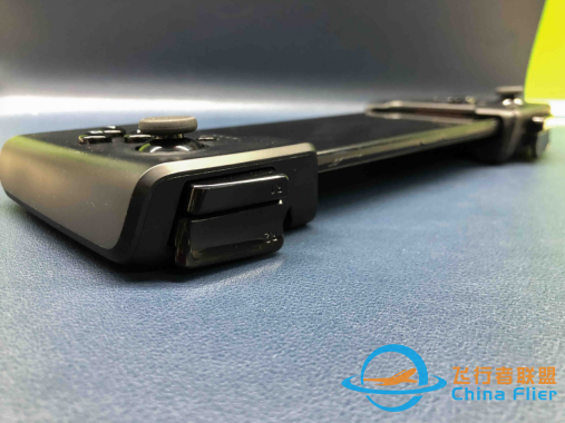 游戲手柄加持硬實力，ROG游戲手機外設黑科技滿血登場-5990