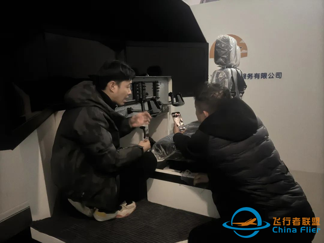 未來之鷹航空向魯西航空和雛鷹啟航飛行交付設備-1502
